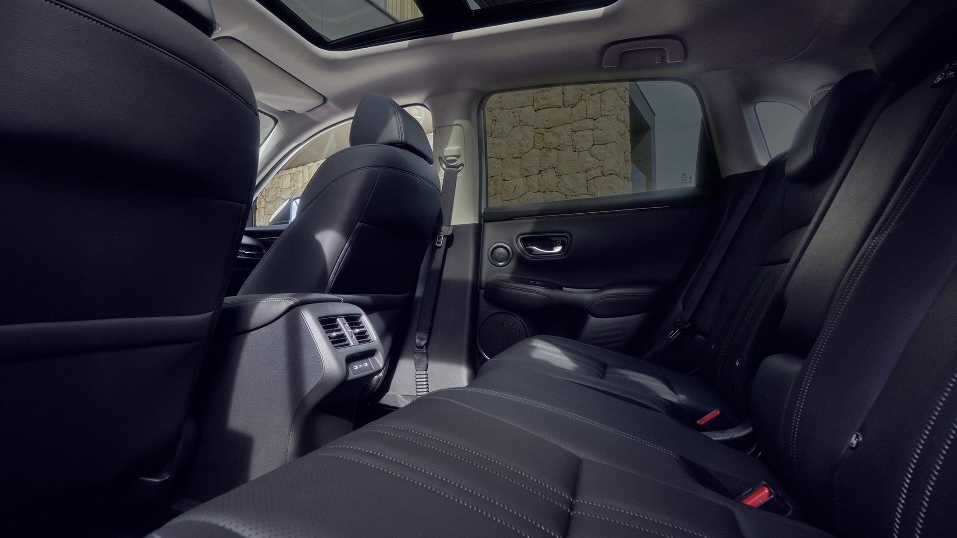 Zadné sedadlo s bodmi systému uchytenia detskej sedačky ISOFIX