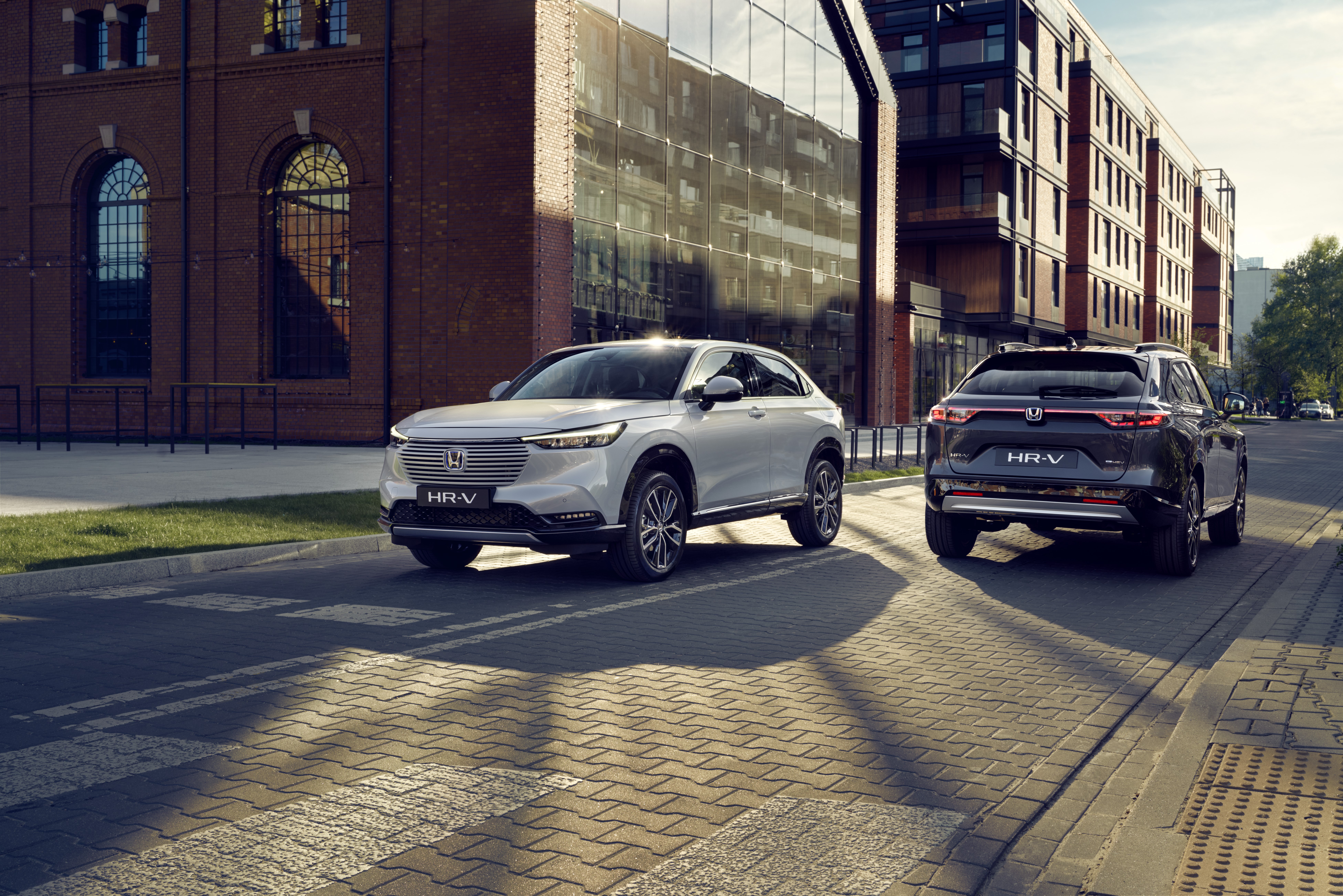 2 vozidlá Honda HR-V