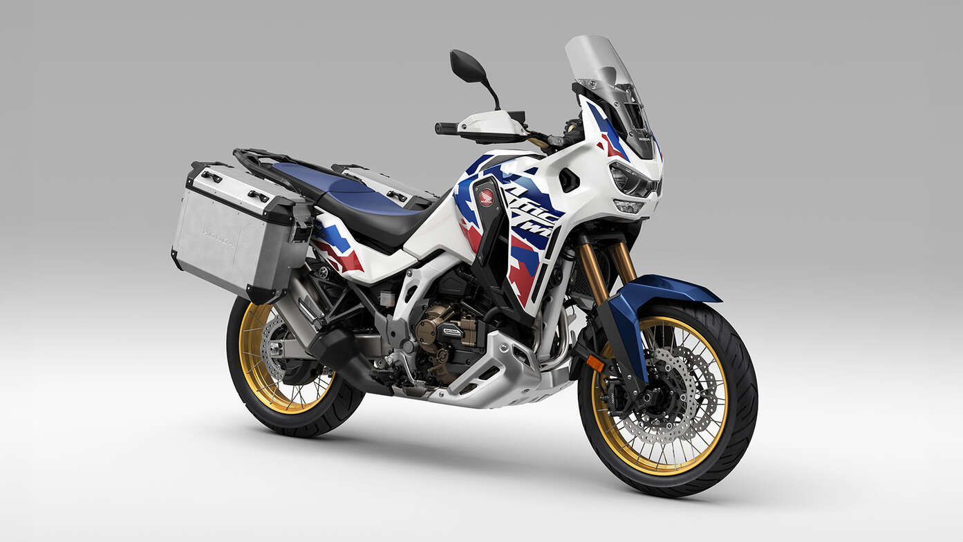 Model CRF1100 Africa Twin Adventure Sports s balíkom príslušenstva Travel Pack.