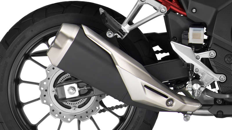 CB500X, priblížený pohľad na výfuk, štúdiový záber