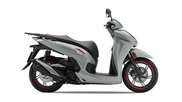 Bočný štúdiový záber na model Honda SH350i.