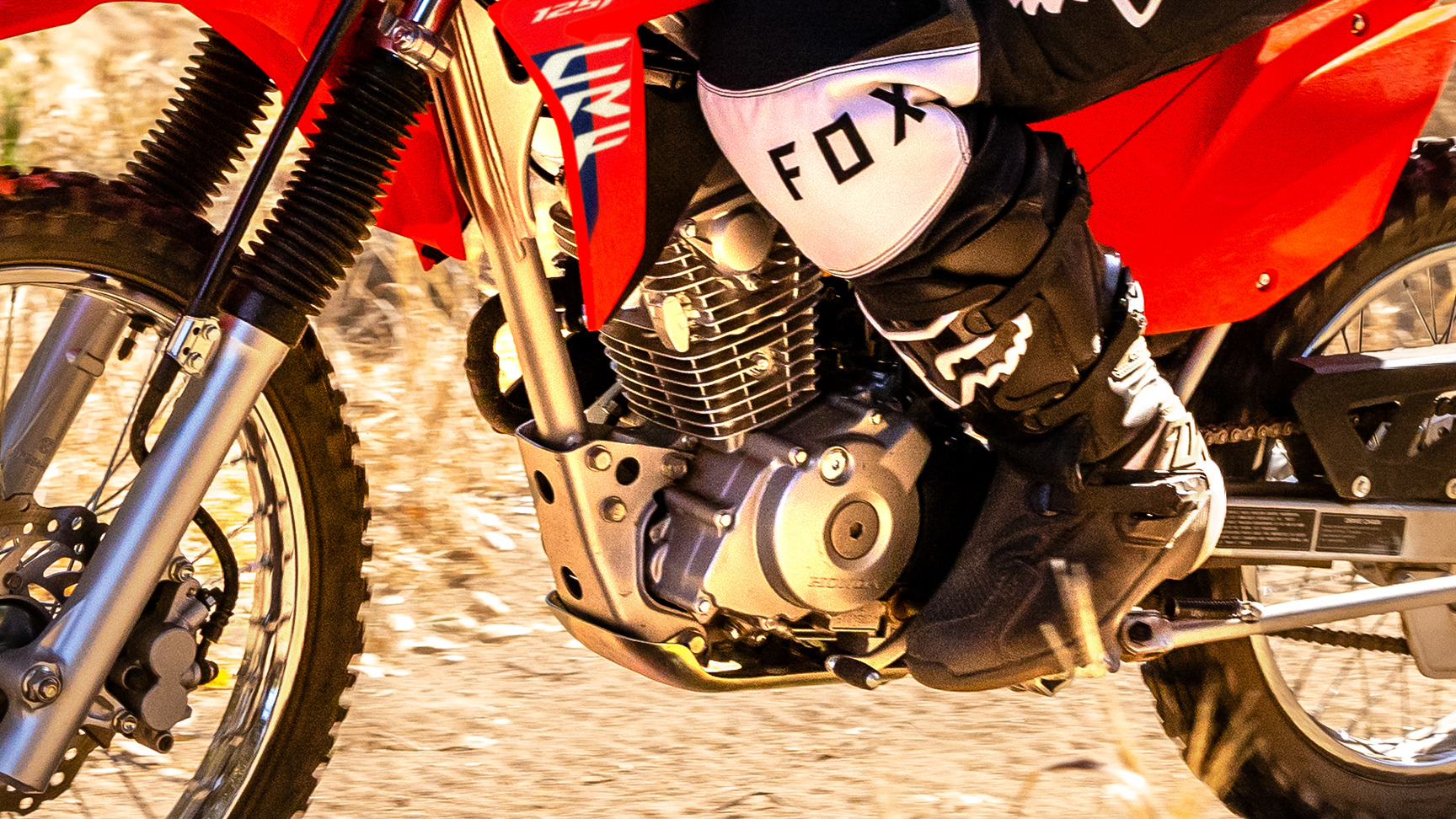 Štvortaktný motor Honda CRF125F s objemom 124,9 cm3