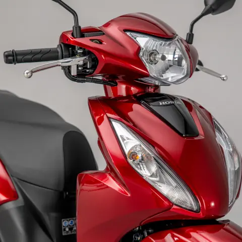 Honda Vision 110, cesta vpred