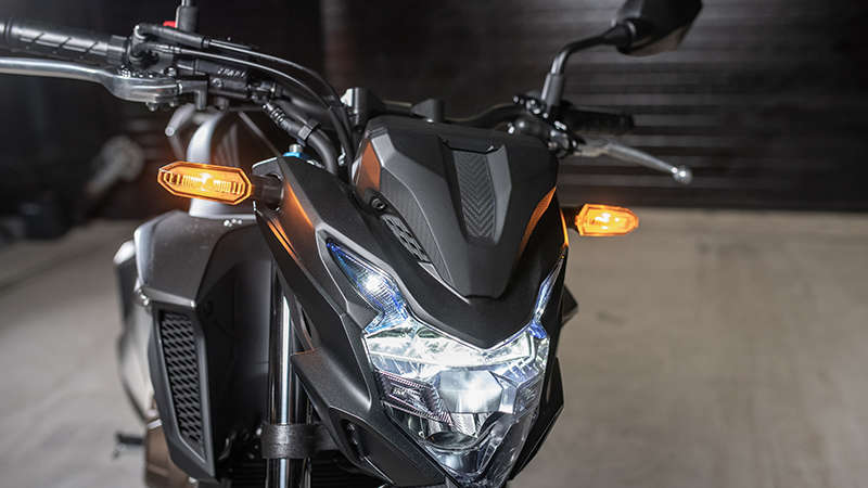 CB500F, priblížený pohľad na systém LED osvetlenia 