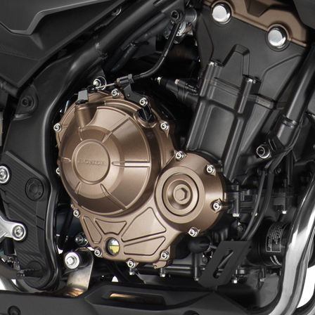 CB500F, priblížený pohľad na motor