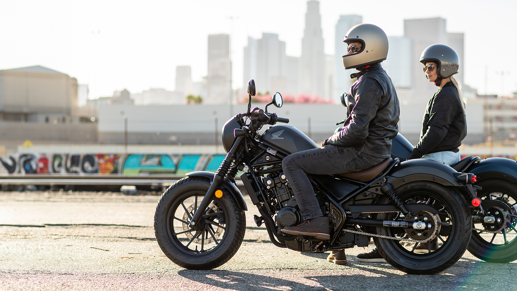 CMX500 Rebel s dvoma jazdcami
