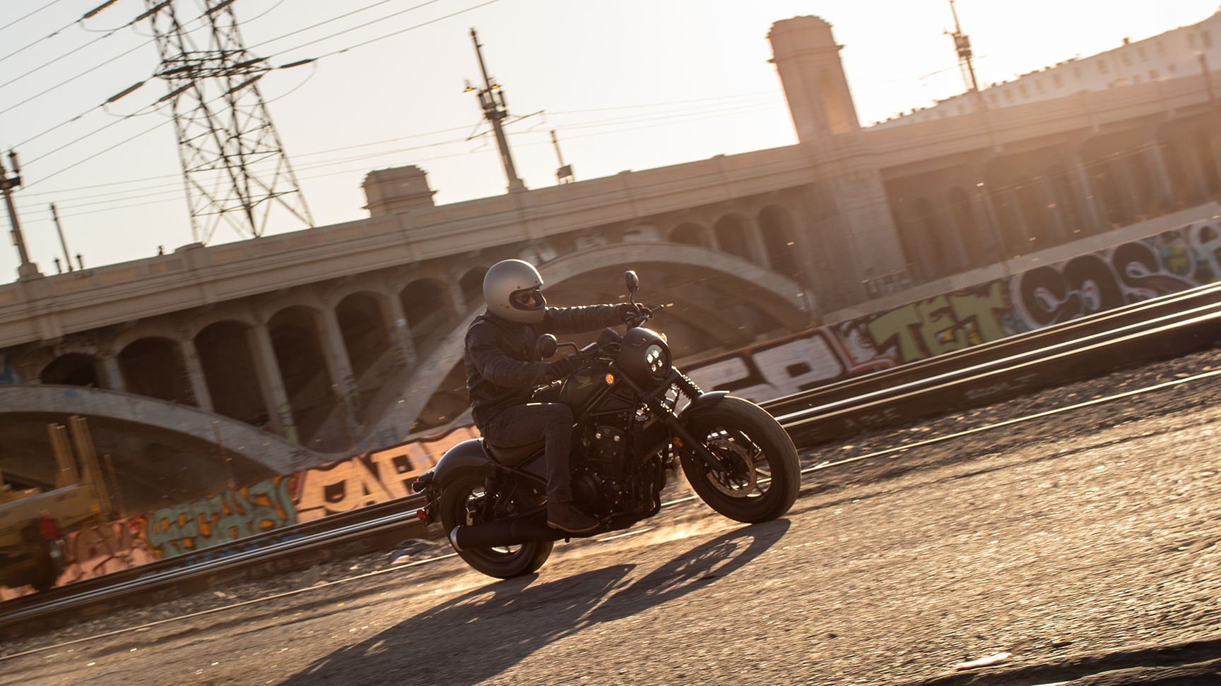 CMX500 Rebel s jedným jazdcom