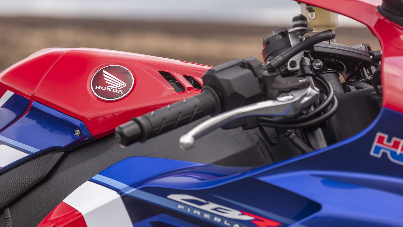 Honda CBR1000RR-R Fireblade, detailný záber na zostavu elektronického riadenia