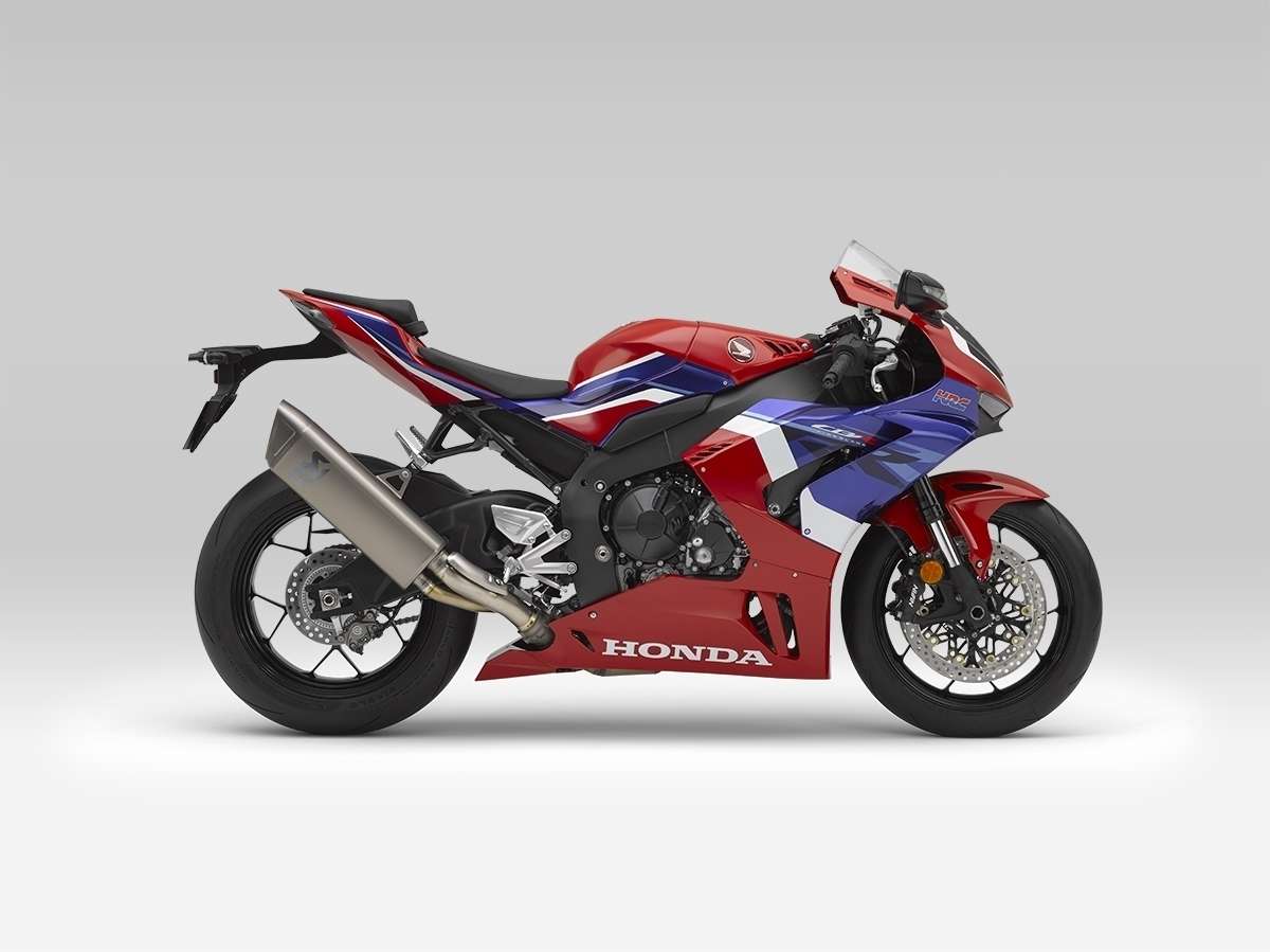 Honda CBR1000RR-R Fireblade, štúdiový záber z ľavej strany