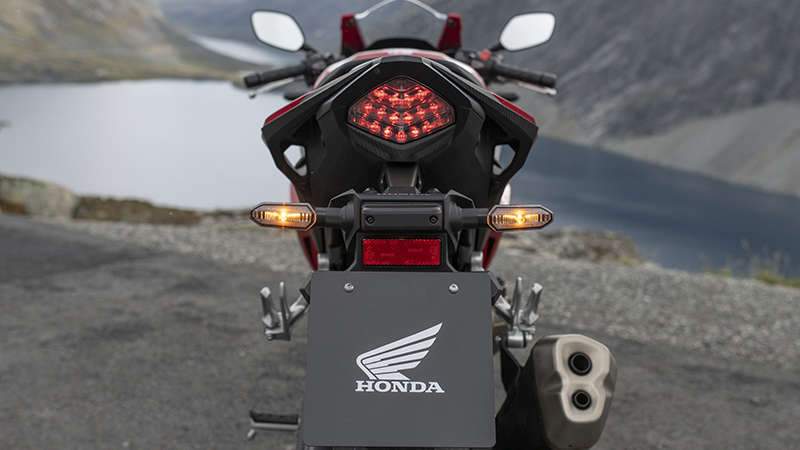 CBR500R, priblížený pohľad LED svetlá
