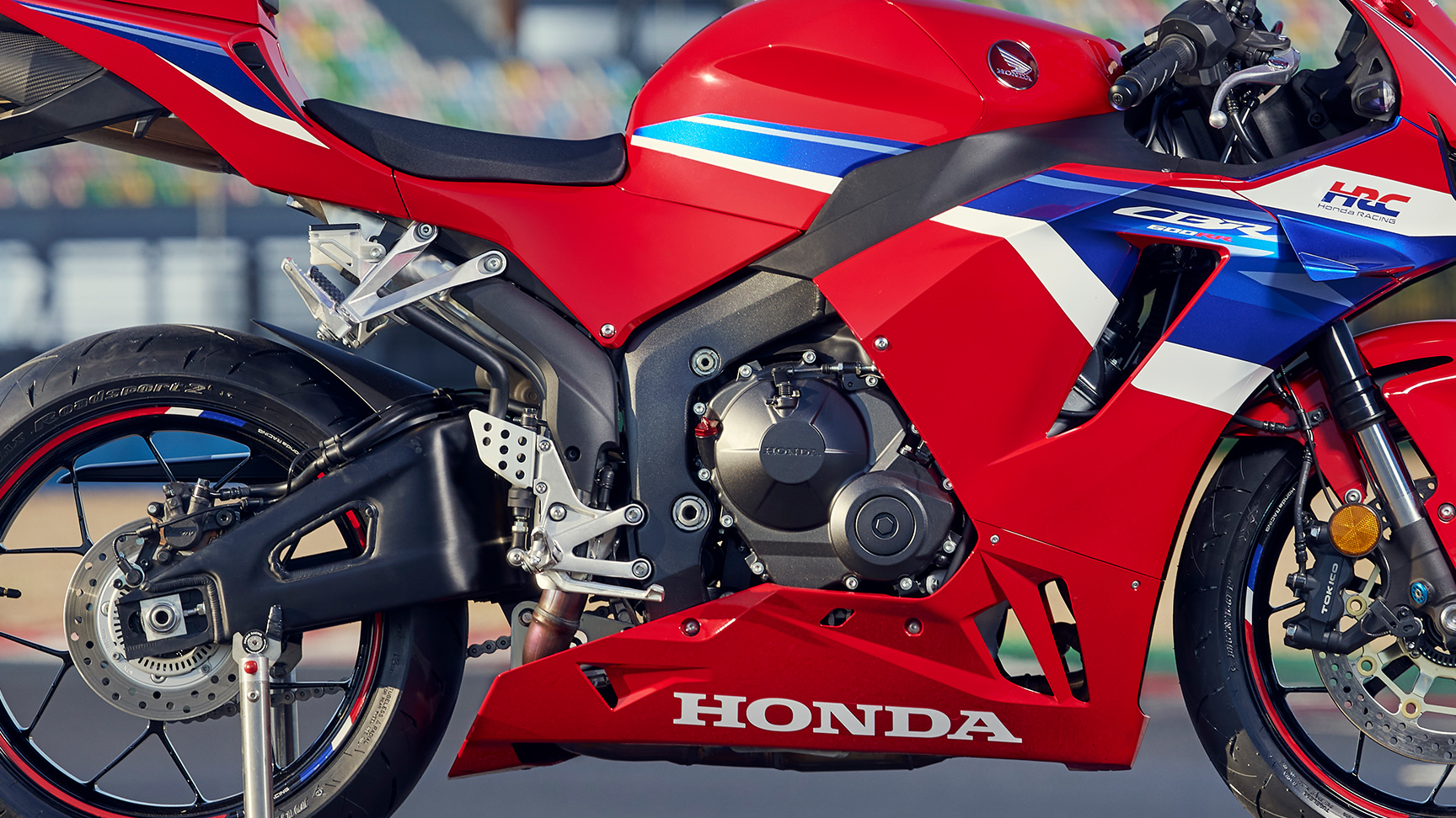 Radový štvorvalcový motor s objemom 600 cm³ z modelu CBR600R.