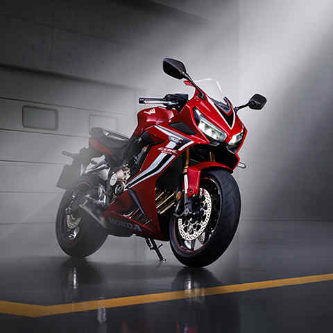 CBR650R, trojštvrťový štúdiový predný záber z pravej strany